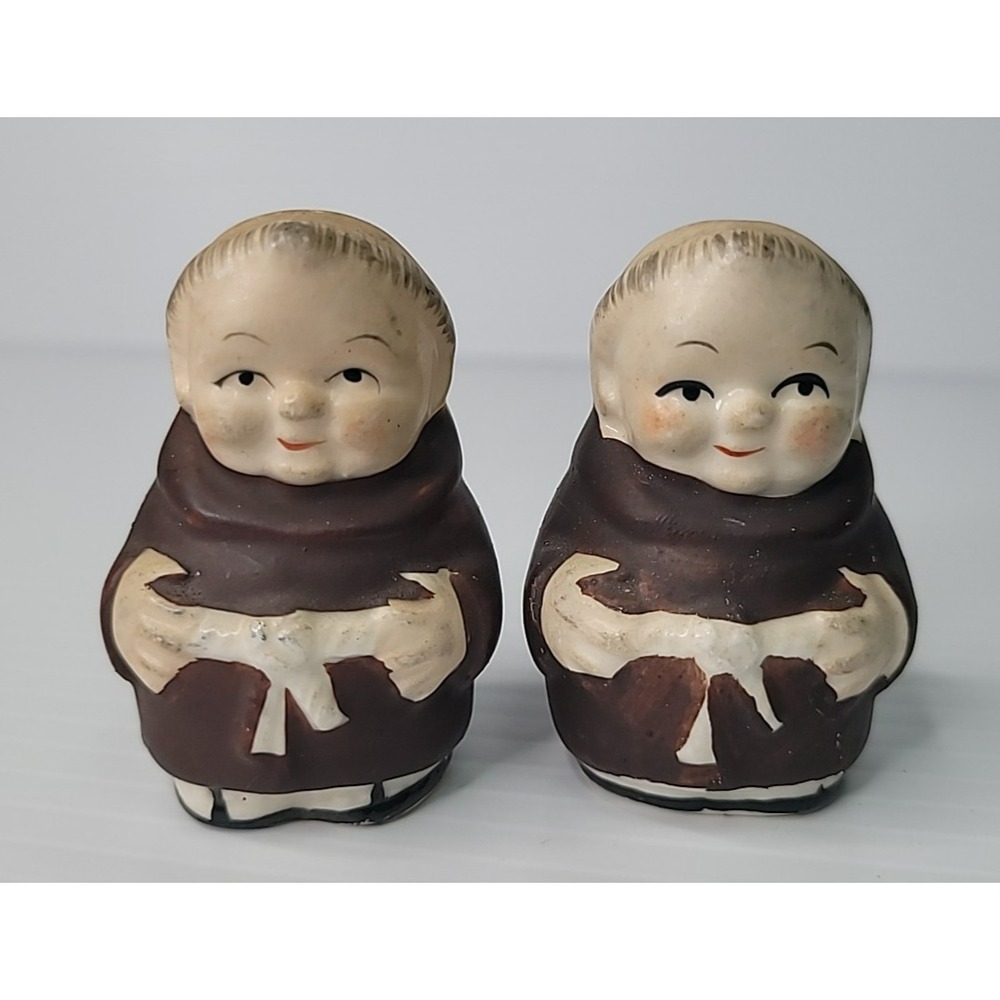 Vintage Friar Tuck Monk 2 1/2" Hand Painted Japan Salt & Pepper Shakers Stoppers